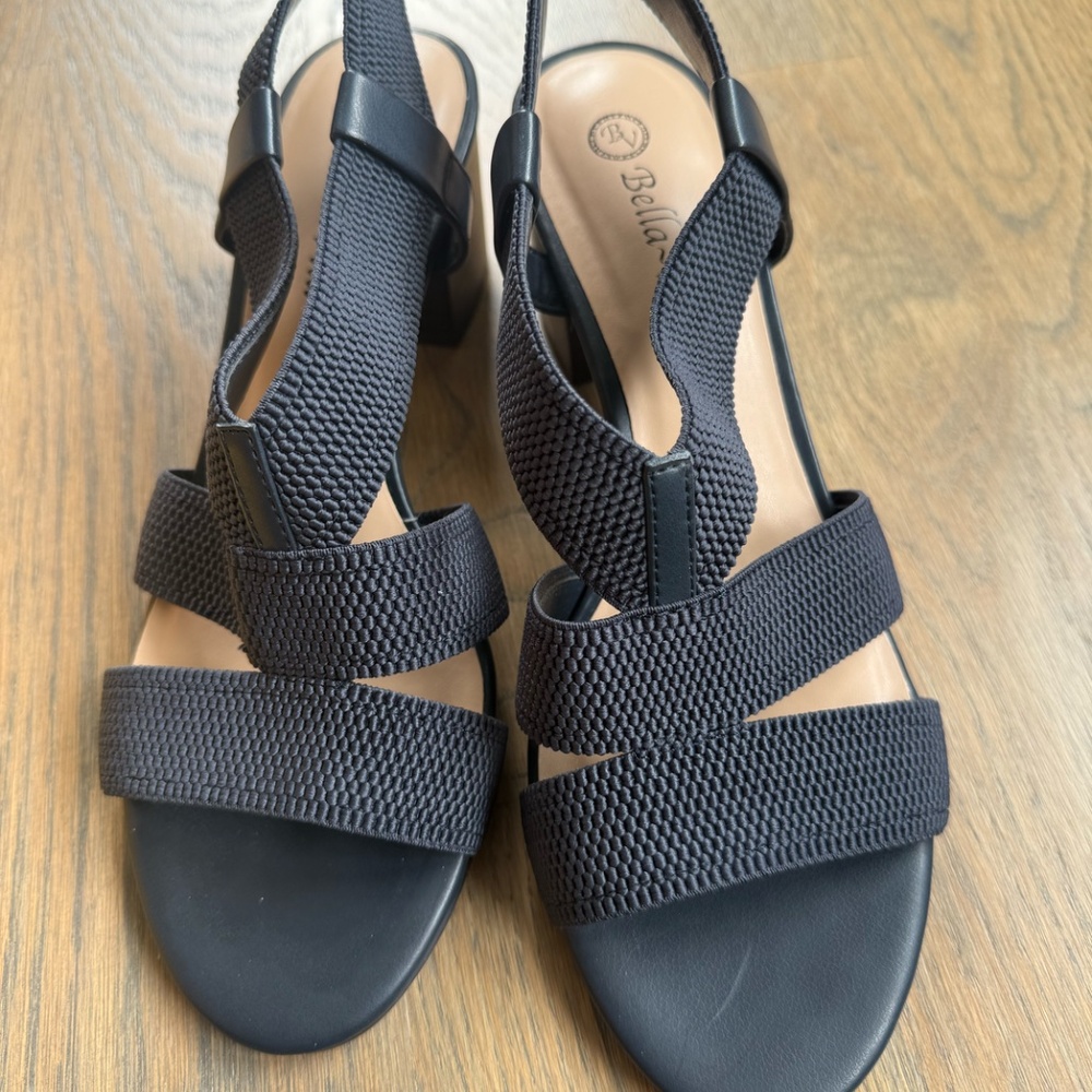Bella Vita Navy Jodi Sandals